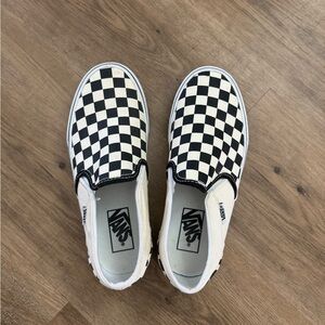 BLACK/CREAM checkered vans!